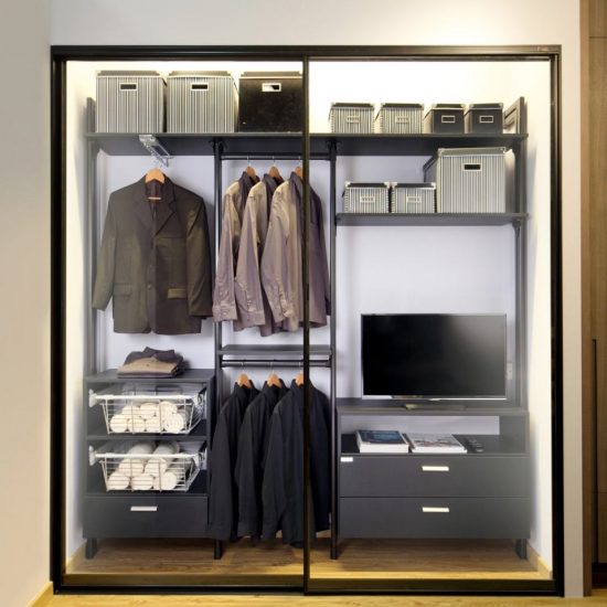 BUilt-in-closet