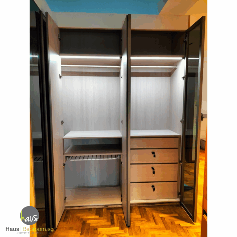 L-shape casement wardrobe - internal