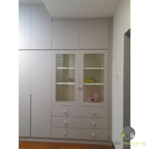 Handbag display cabinet