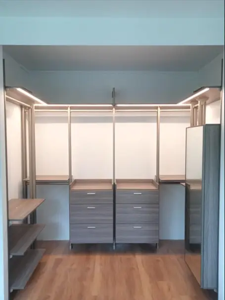 Internal wardrobe U-shaped