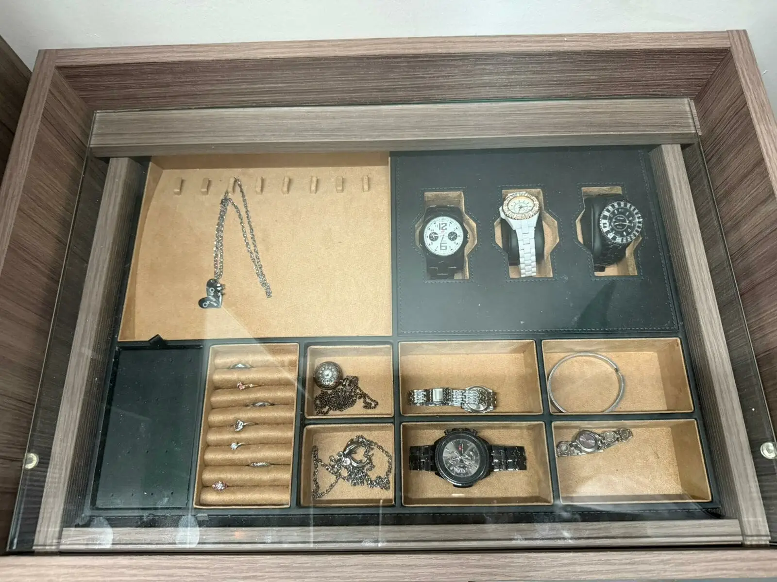 Jewelry tray rotated