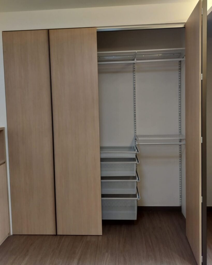 modular wardrobe tengah