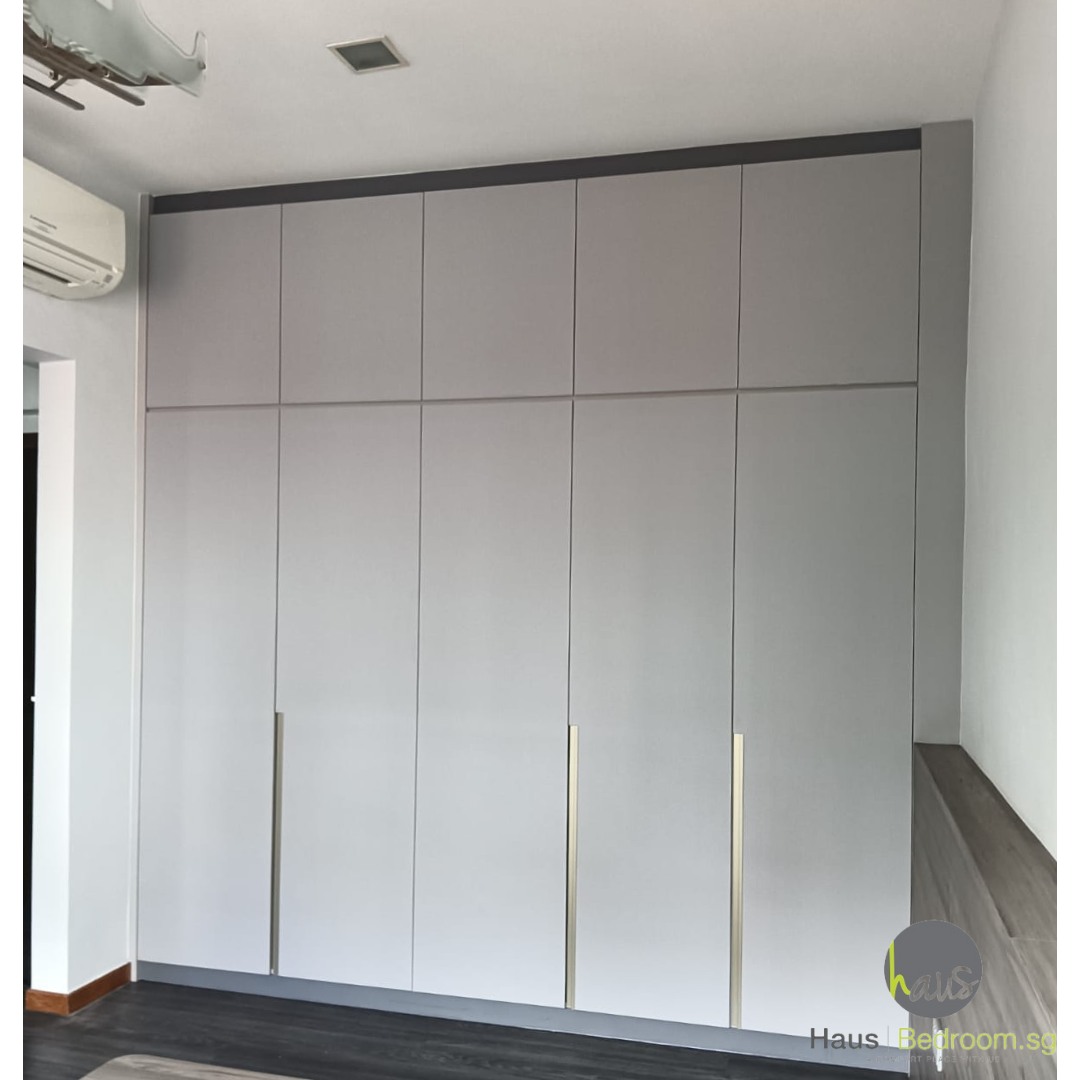 Serangoon Lorong How Sun wardrobe in matte laminated finish, full-height