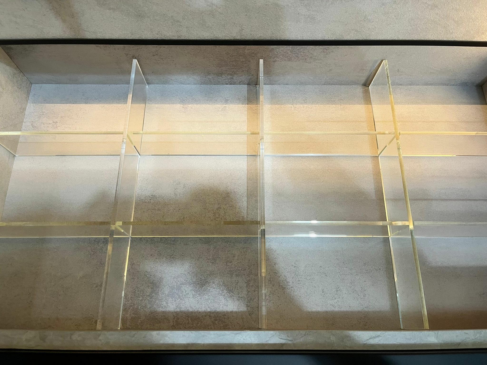 Acrylic dividers in drawer to organise small accessories