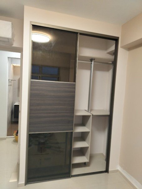 HausPole with sliding door interior