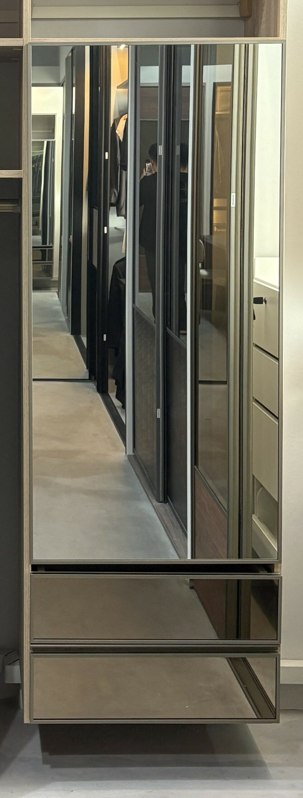 Box-up mirror accessory in a HausPole wardrobe