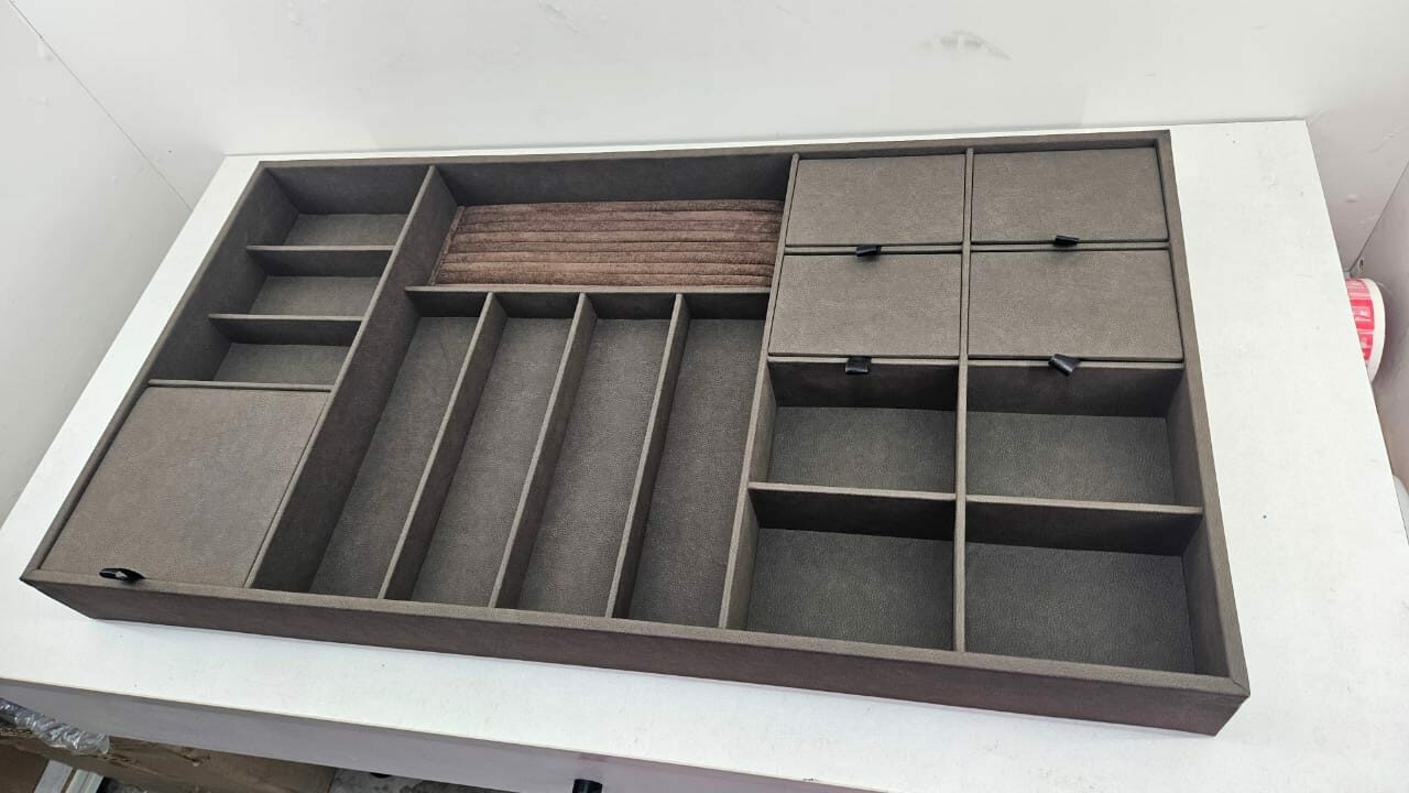Drawer dividers for accessories in a HausPole drawer