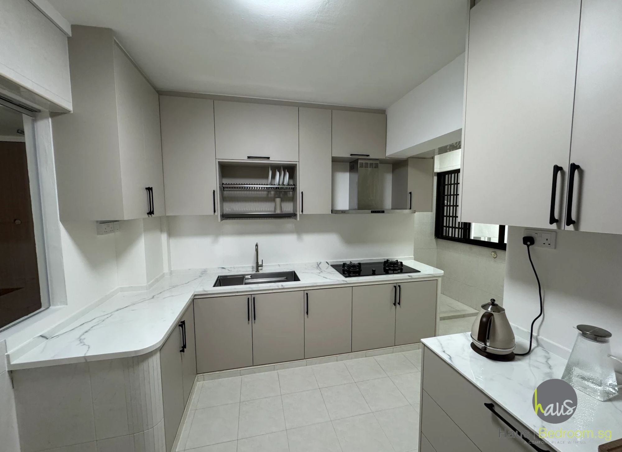 Completed full aluminium kitchen with countertop in a Choa Chu Kang HDB flat