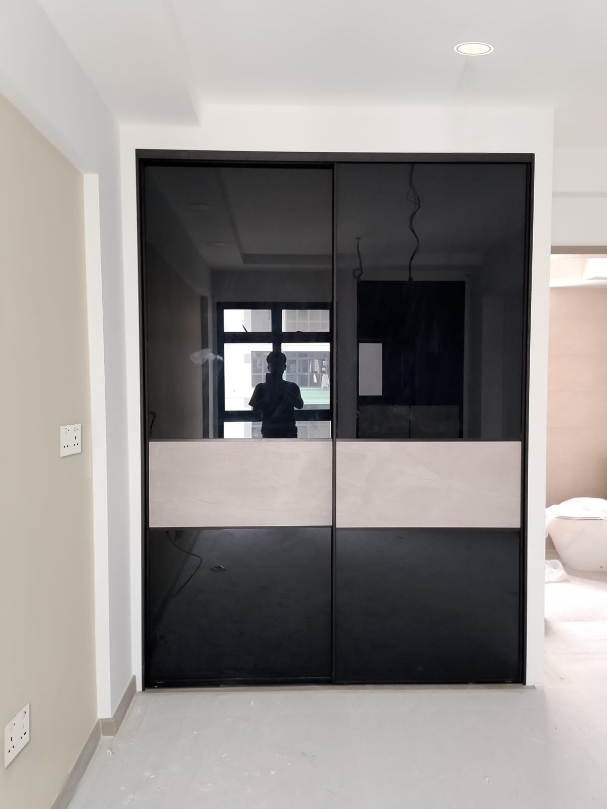 HausPole wardrobe with laminate sliding doors